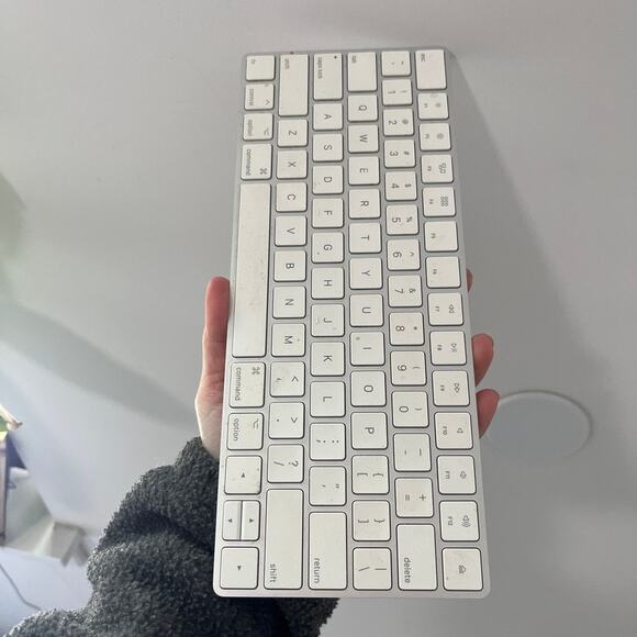 Apple Magic Wireless Bluetooth Keyboard A1644 - Picture 6 of 6